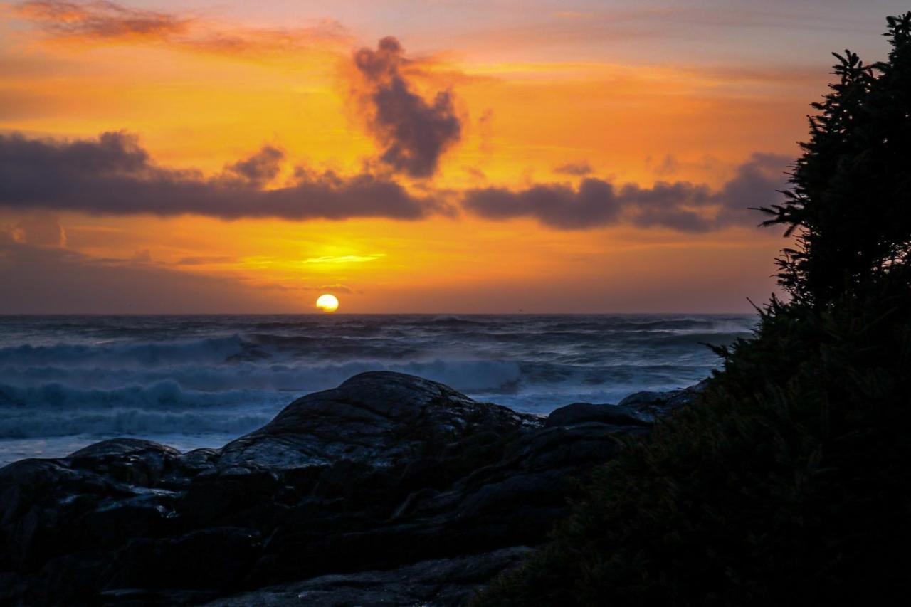 Pluvio Restaurant And Rooms Ucluelet Luaran gambar